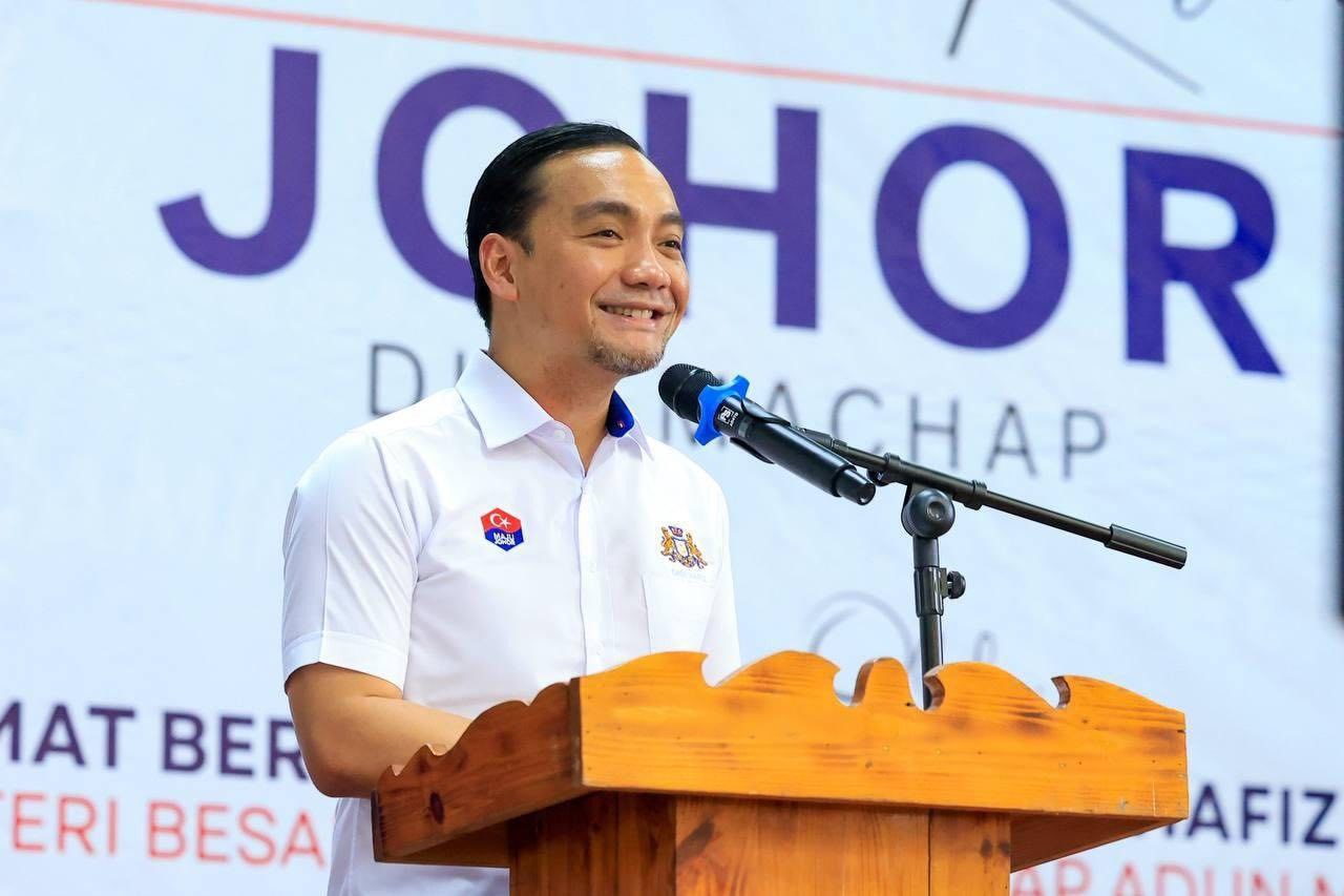 ஜொகூர் முழுவதும் &lsquo;BANTUAN KASIH JOHOR&rsquo; வழங்கல் தீவிரம் &mdash; மாசாபில் மகிழ்ச்சியுடன் உதவிகளை வழங்கிய மந்திரி  பெசார் ஒன் ஹஃபிஸ் காஸி