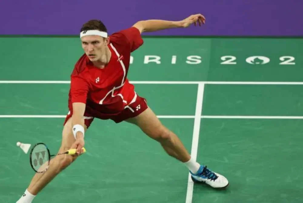 Jaguh badminton dunia Viktor Axelsen umum bersara dari gelanggang 
